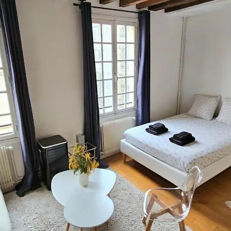 Chez Maelle - Tour Eiffel Cosy Flat Apartment Paris